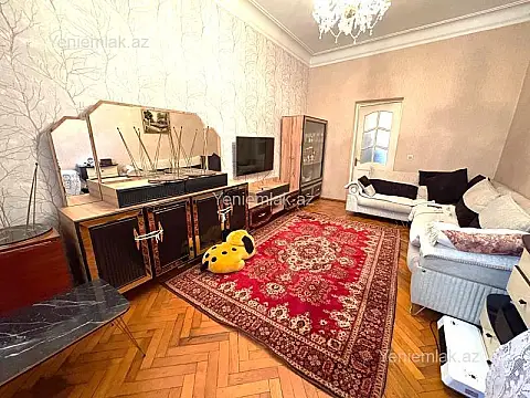 Satılır 3 otaqlı köhnə tikili 90 m²