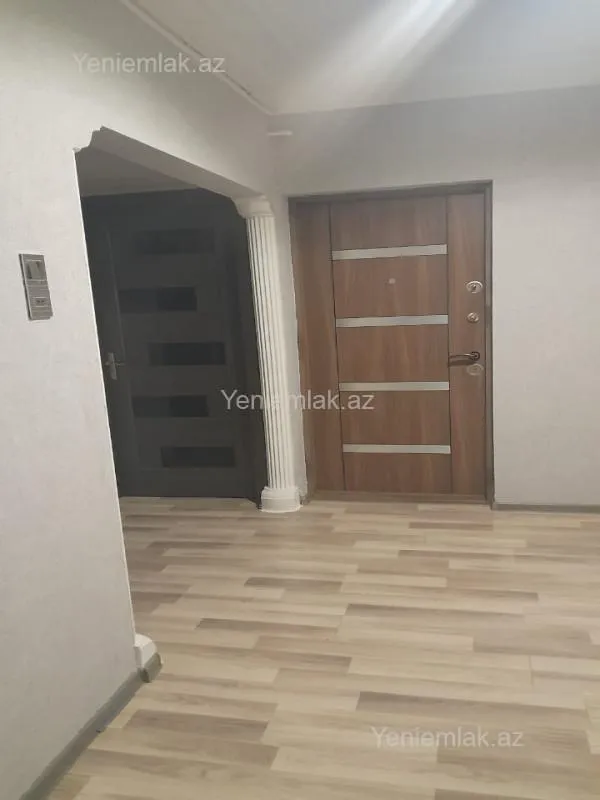 Satılır 4 otaqlı köhnə tikili 100 m²