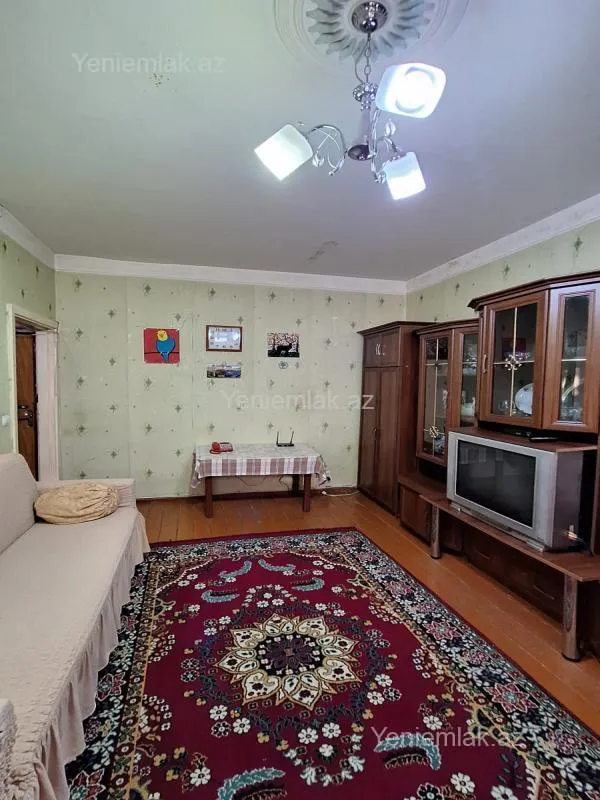 Satılır 1 otaqlı köhnə tikili 40 m²