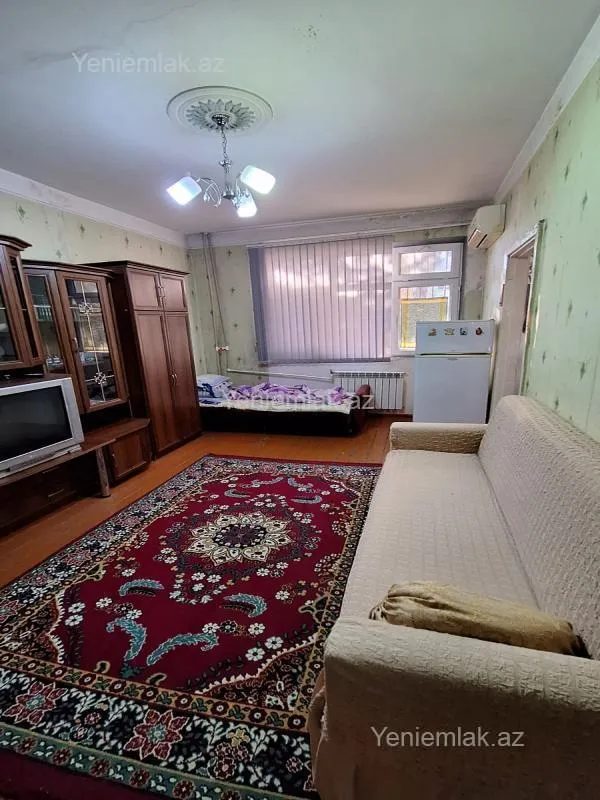 Satılır 1 otaqlı köhnə tikili 40 m²