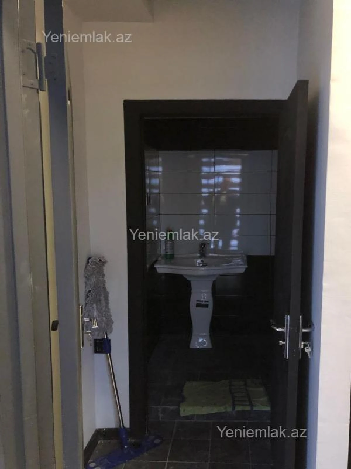 Satılır 4 otaqlı ofis 105 m²