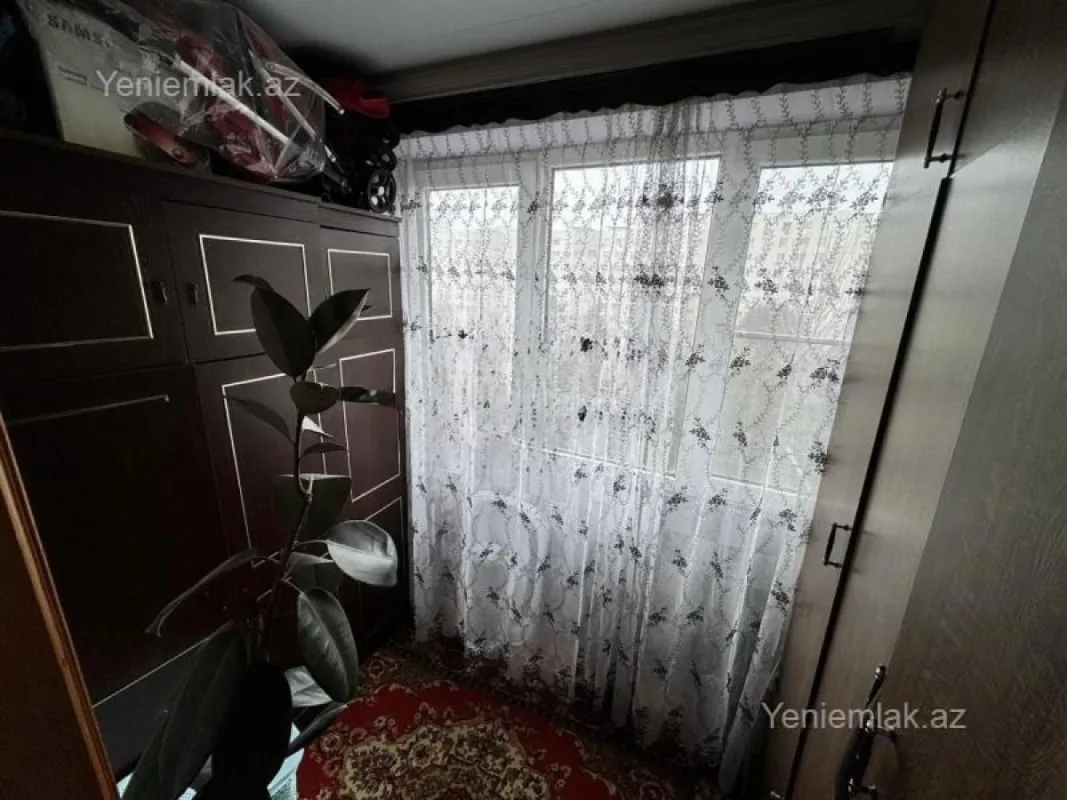 Satılır 3 otaqlı köhnə tikili 80 m²