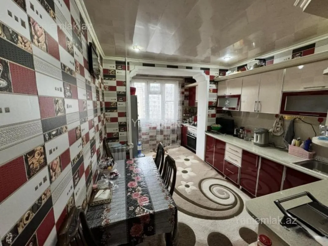 Satılır 3 otaqlı köhnə tikili 80 m²