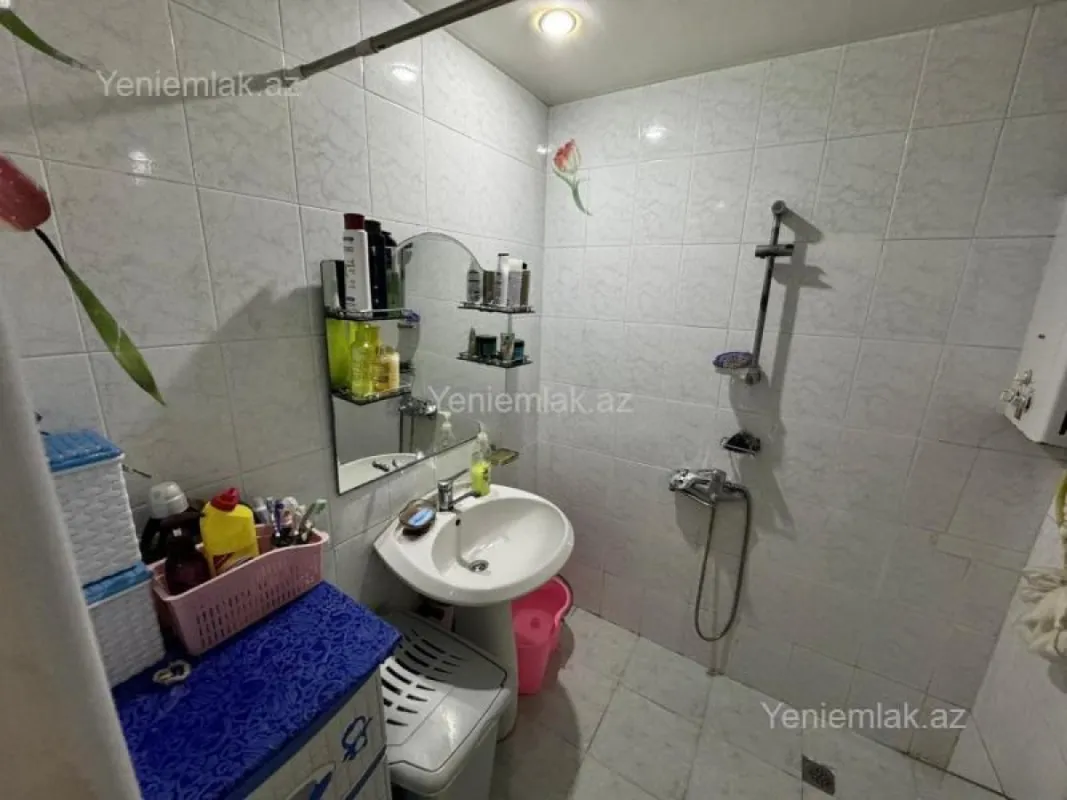Satılır 3 otaqlı köhnə tikili 80 m²