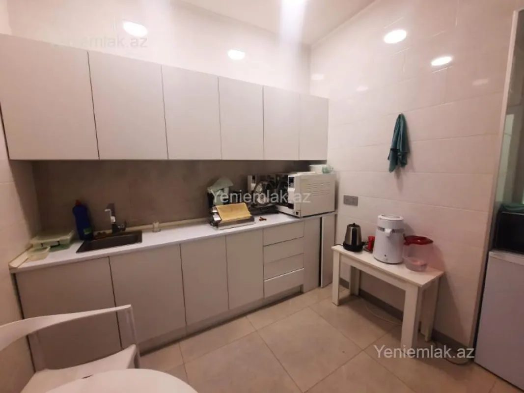 Satılır 4 otaqlı obyekt 100 m²