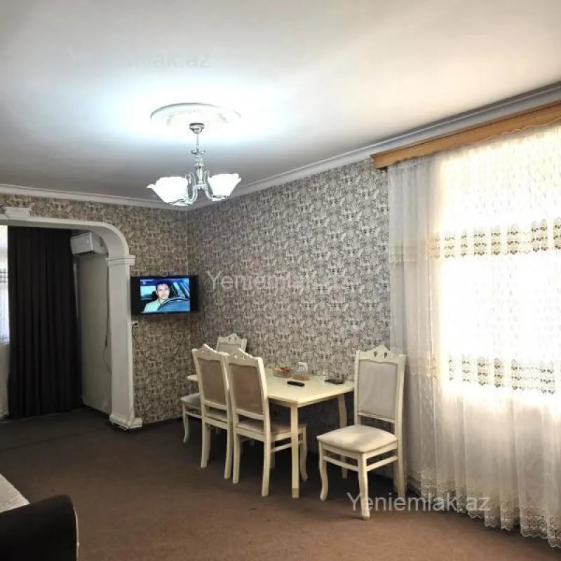 Satılır 2 otaqlı köhnə tikili 42 m²