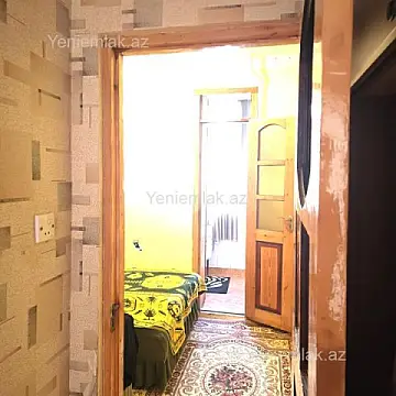 Satılır 2 otaqlı köhnə tikili 42 m²