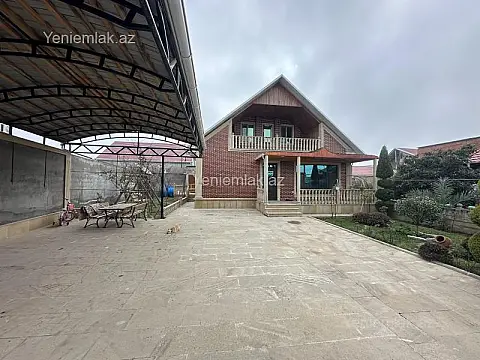 Satılır 8 otaqlı həyət evi 580 m²