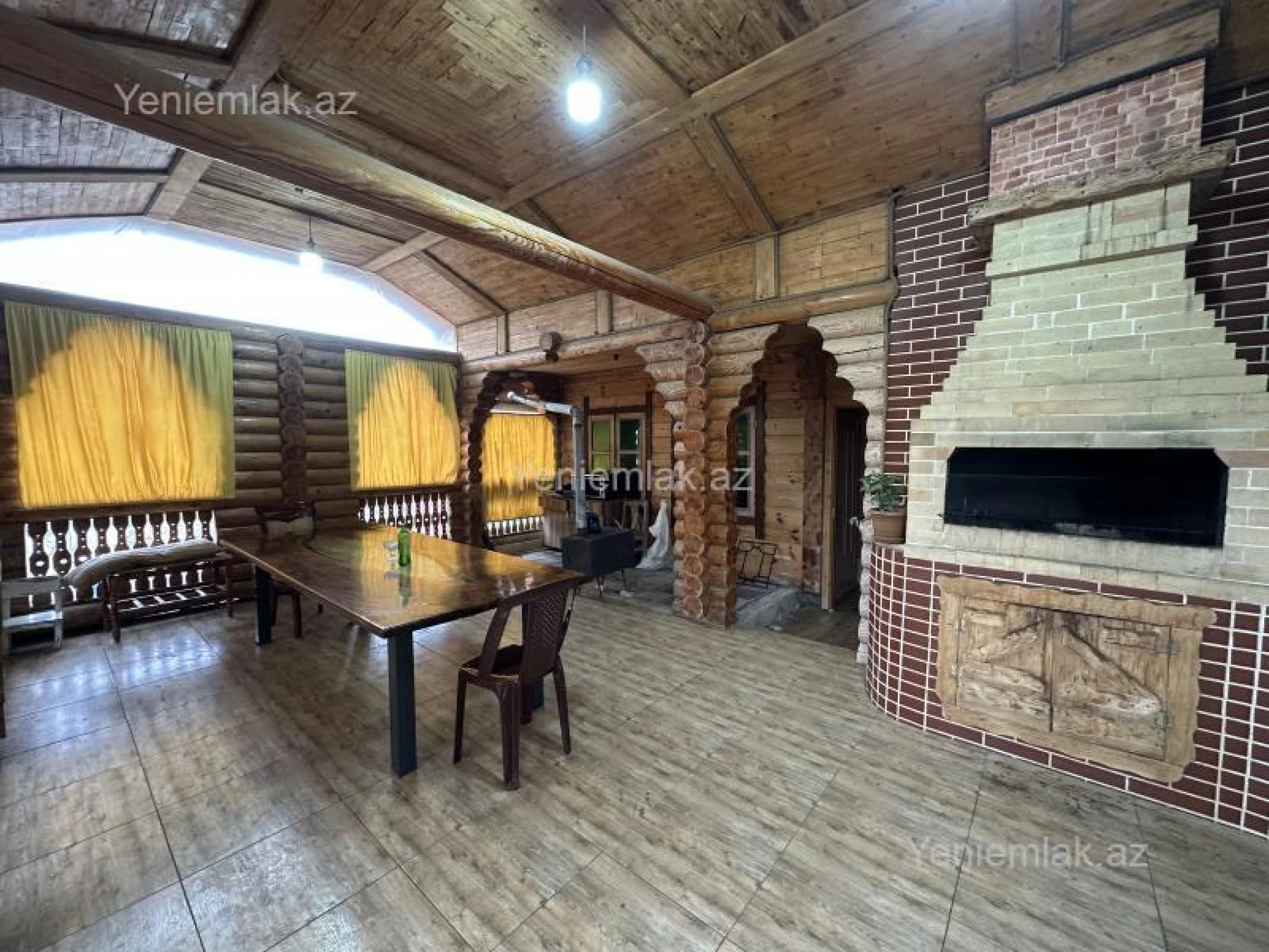 Satılır 8 otaqlı həyət evi 580 m²