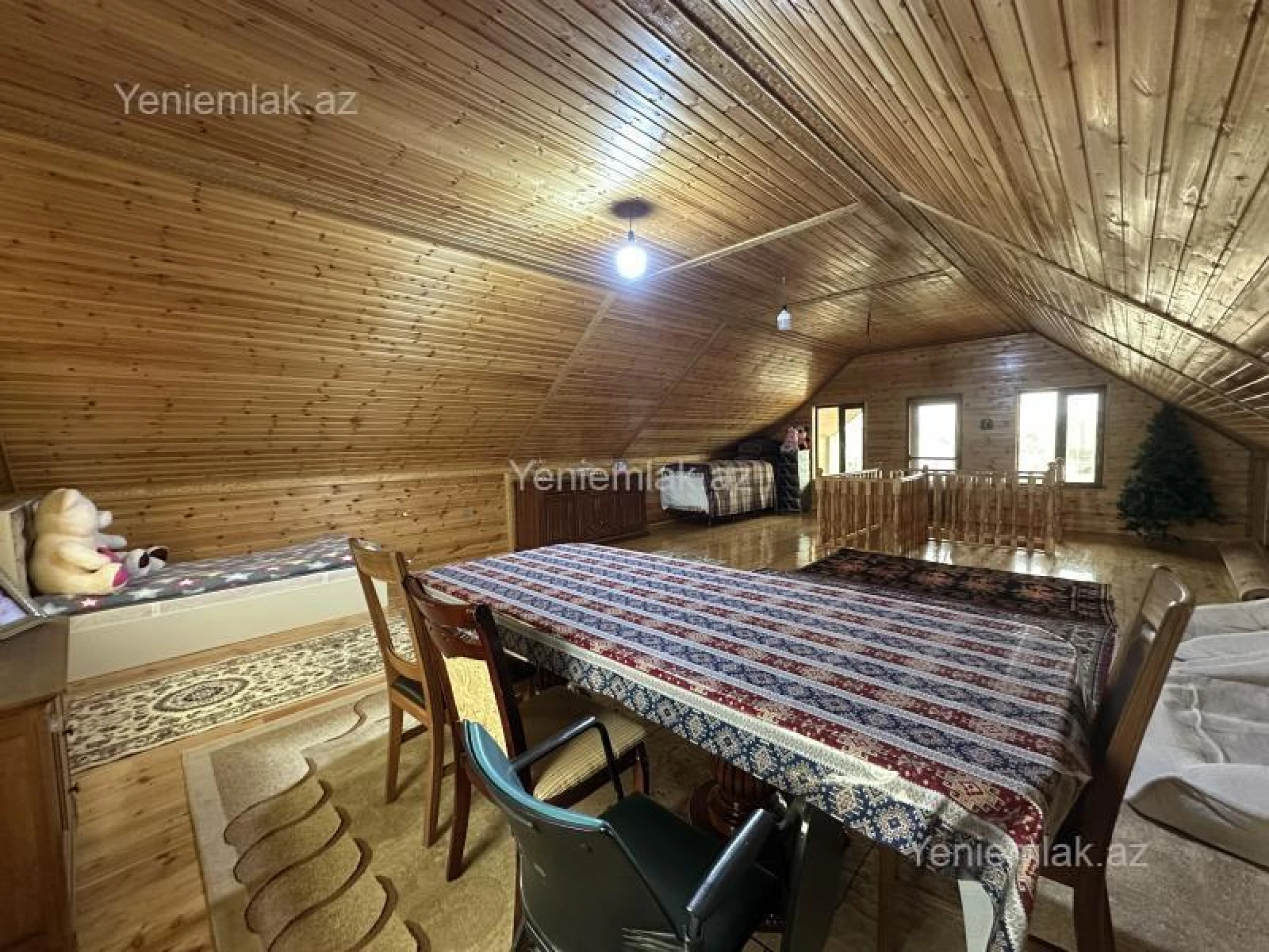 Satılır 8 otaqlı həyət evi 580 m²