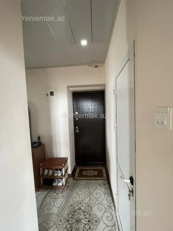 Satılır 2 otaqlı köhnə tikili 75 m²