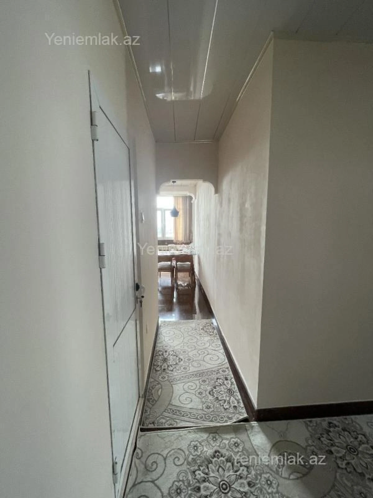 Satılır 2 otaqlı köhnə tikili 75 m²