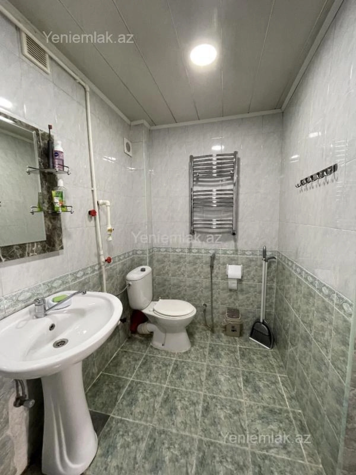Satılır 2 otaqlı köhnə tikili 75 m²