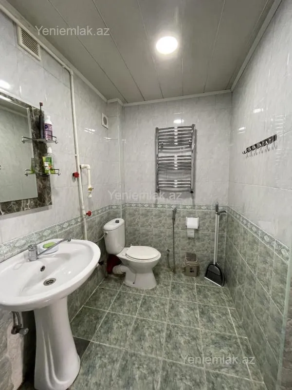 Satılır 2 otaqlı köhnə tikili 75 m²