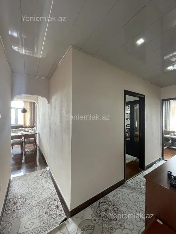 Satılır 2 otaqlı köhnə tikili 75 m²