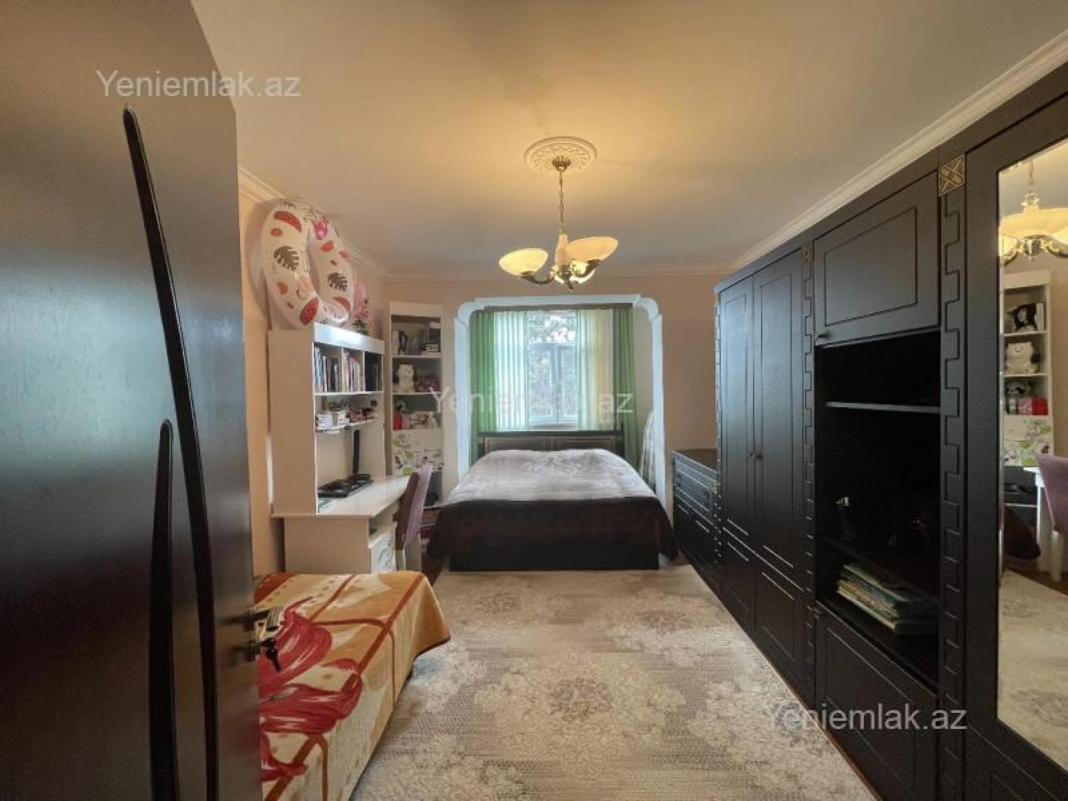 Satılır 2 otaqlı köhnə tikili 75 m²