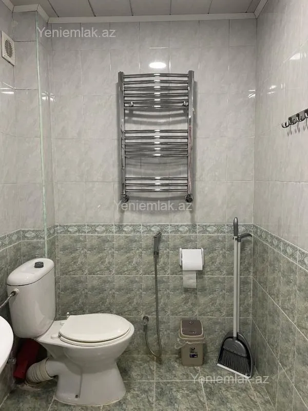Satılır 2 otaqlı köhnə tikili 75 m²