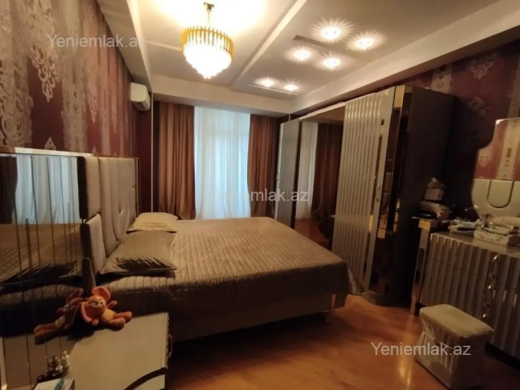 Satılır 4 otaqlı yeni tikili 175 m²