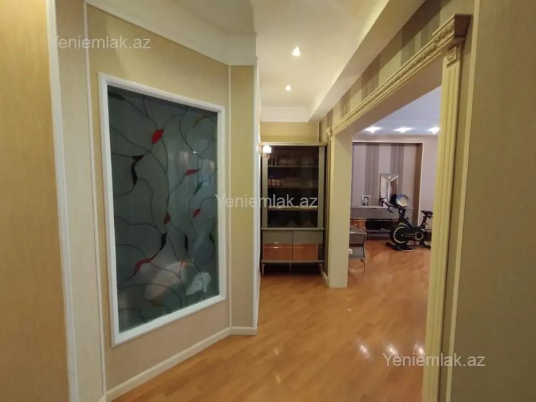 Satılır 4 otaqlı yeni tikili 175 m²