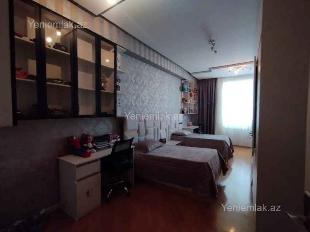 Satılır 4 otaqlı yeni tikili 175 m²