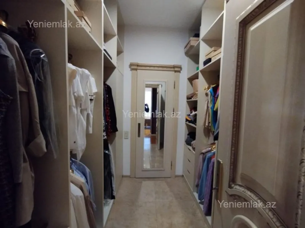 Satılır 4 otaqlı yeni tikili 175 m²