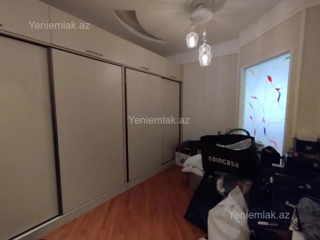 Satılır 4 otaqlı yeni tikili 175 m²