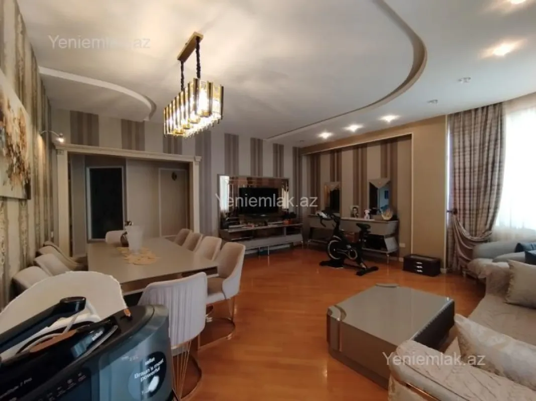 Satılır 4 otaqlı yeni tikili 175 m²