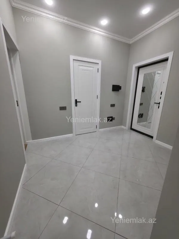 Satılır 3 otaqlı yeni tikili 83 m²