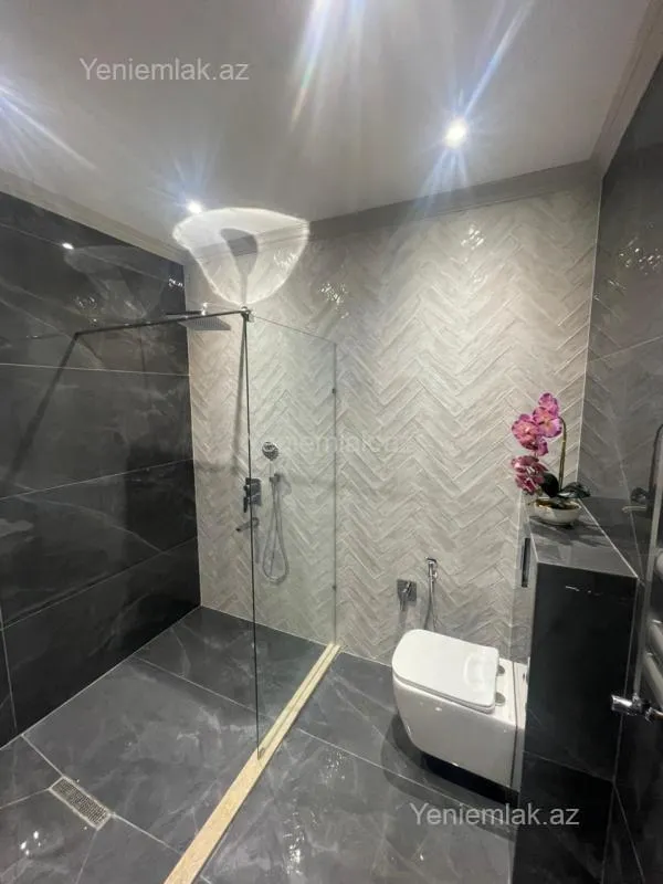 Satılır 2 otaqlı yeni tikili 68 m²