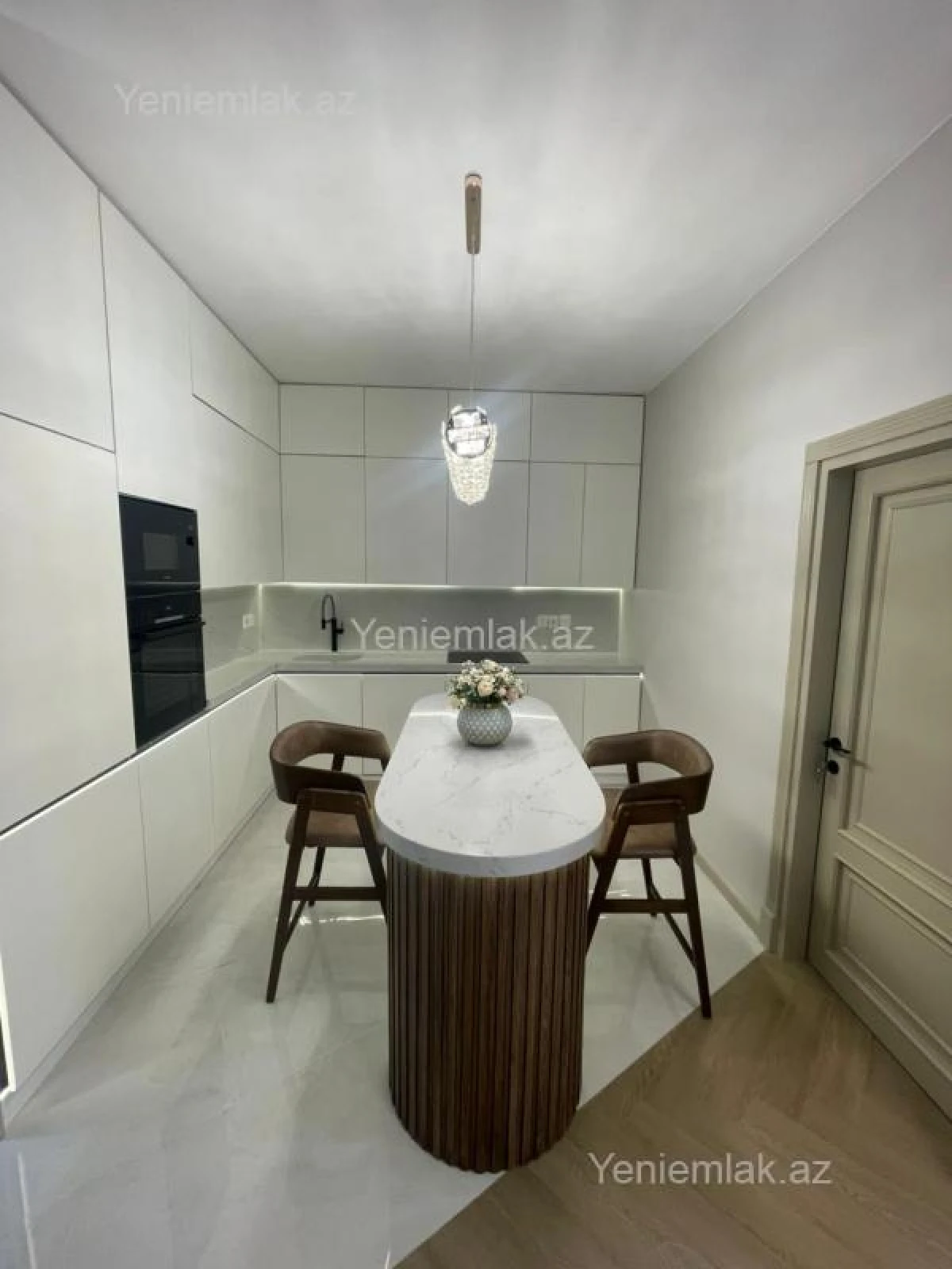 Satılır 2 otaqlı yeni tikili 68 m²