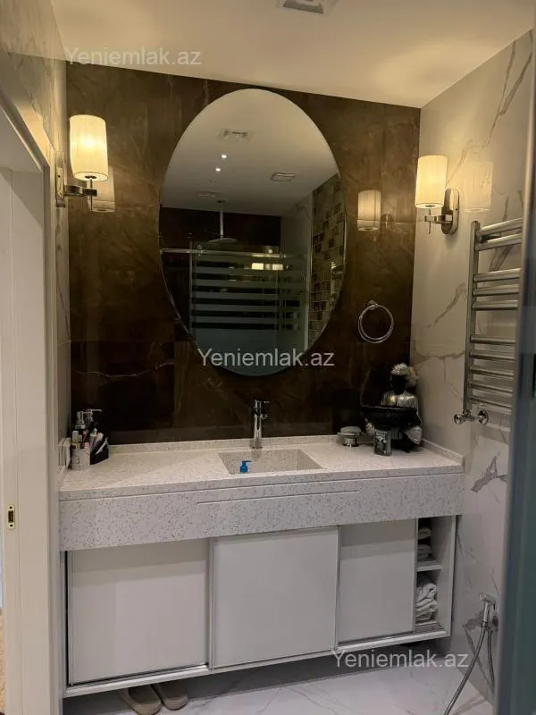 Satılır 3 otaqlı yeni tikili 130 m²