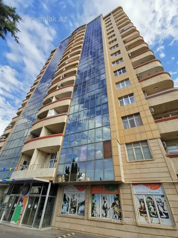 Satılır 3 otaqlı yeni tikili 186 m²