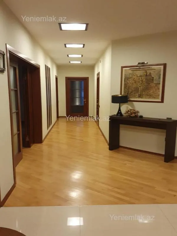 Satılır 3 otaqlı yeni tikili 186 m²