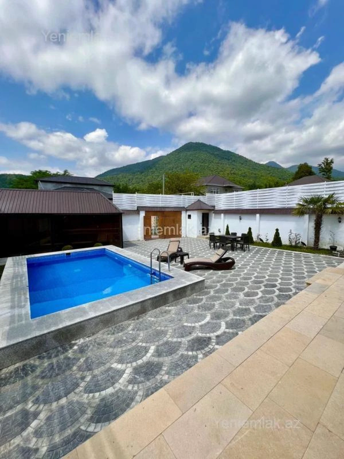 Satılır 4 otaqlı həyət evi 130 m²