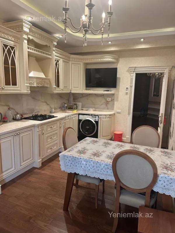 Satılır 3 otaqlı yeni tikili 162 m²