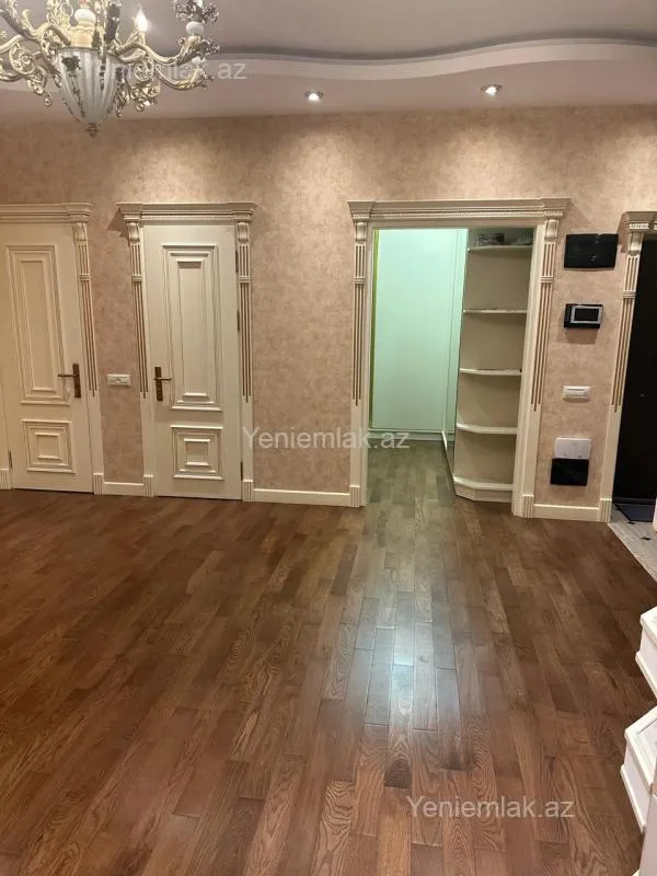 Satılır 3 otaqlı yeni tikili 162 m²