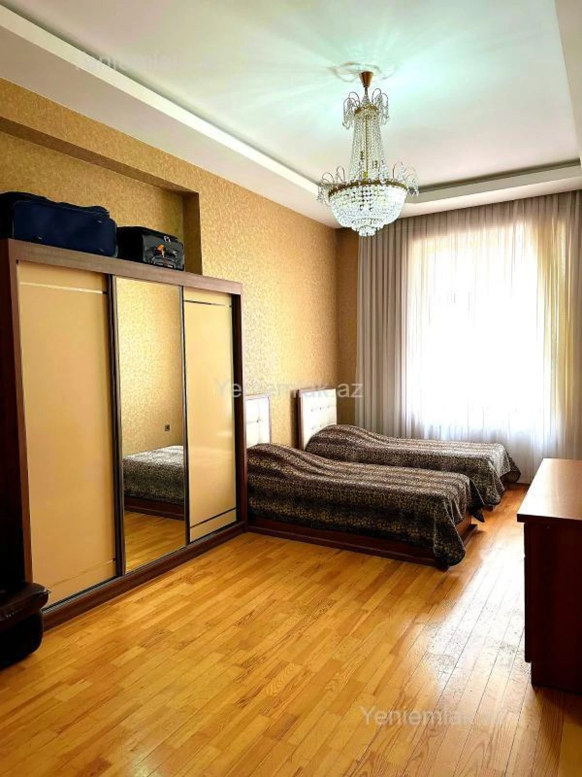 Satılır 3 otaqlı yeni tikili 150.5 m²