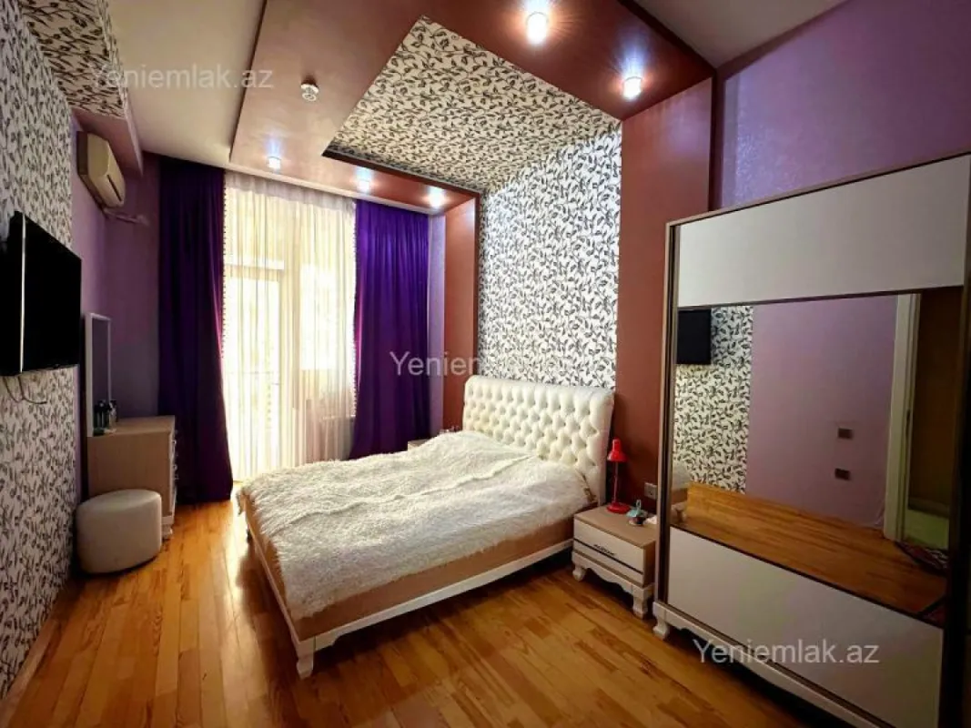 Satılır 3 otaqlı yeni tikili 150.5 m²