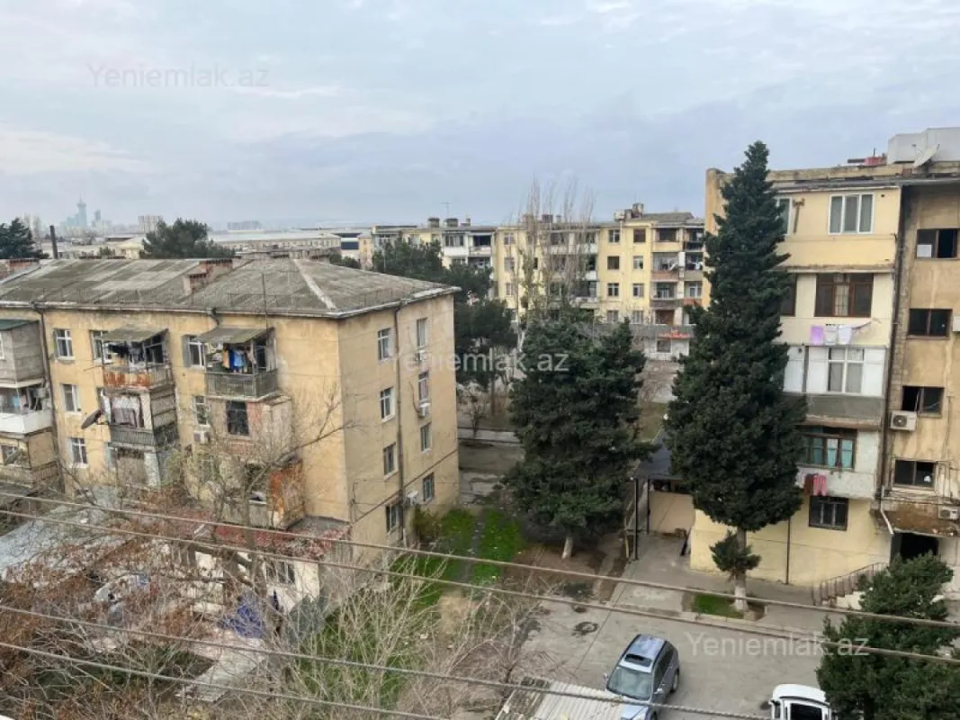 Satılır 2 otaqlı köhnə tikili 56 m²