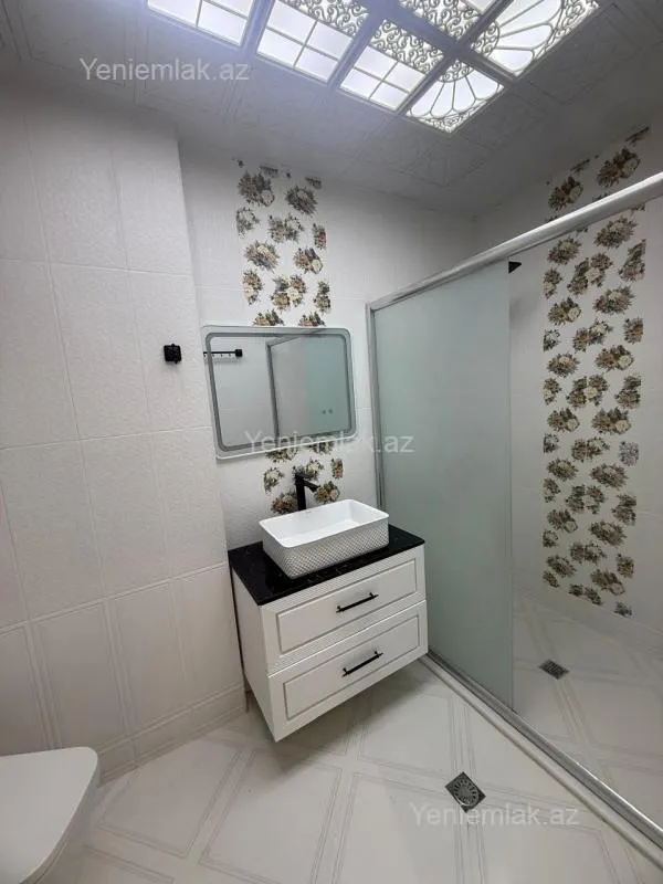 Satılır 2 otaqlı yeni tikili 63 m²