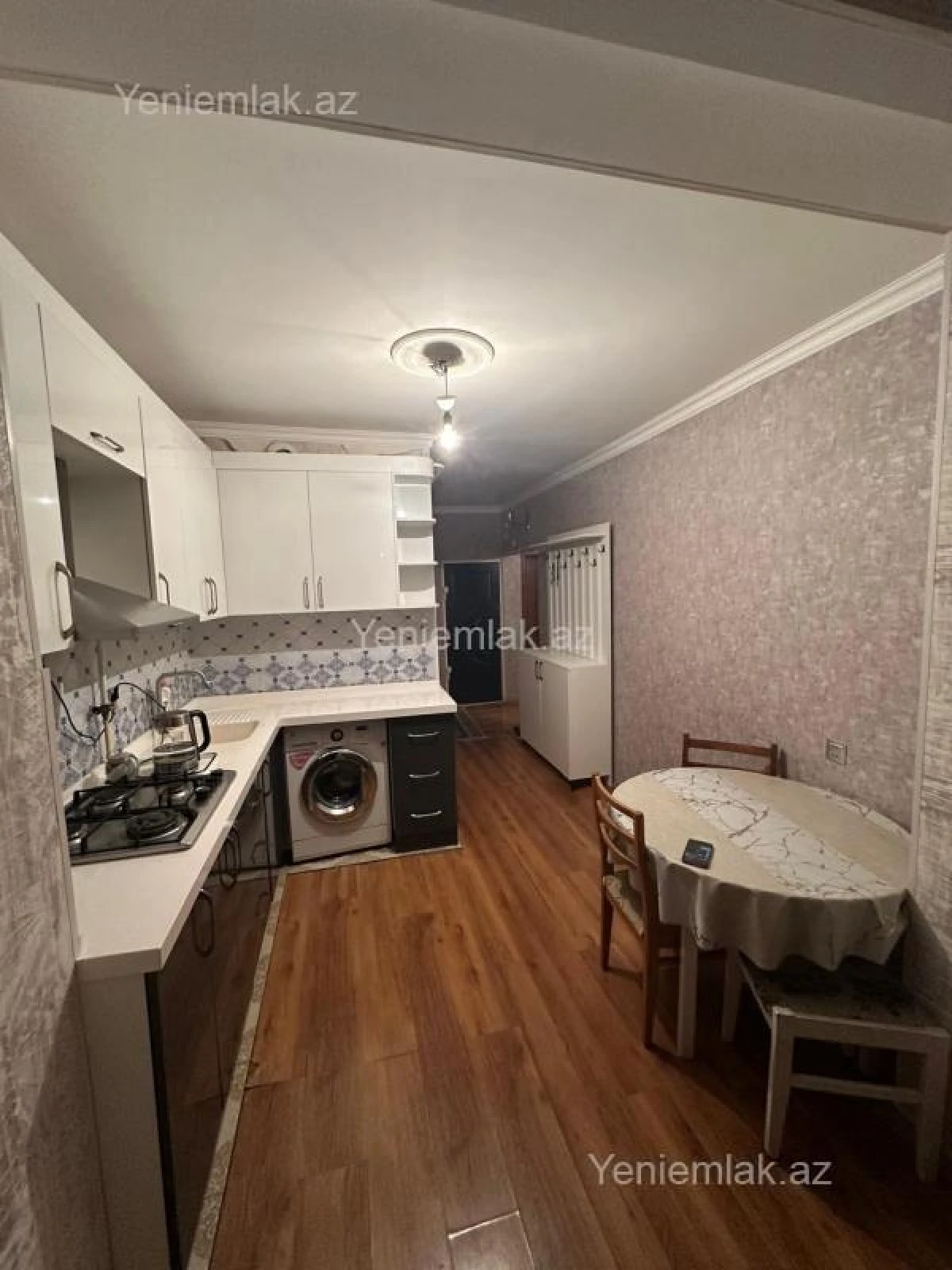 Satılır 2 otaqlı köhnə tikili 70 m²
