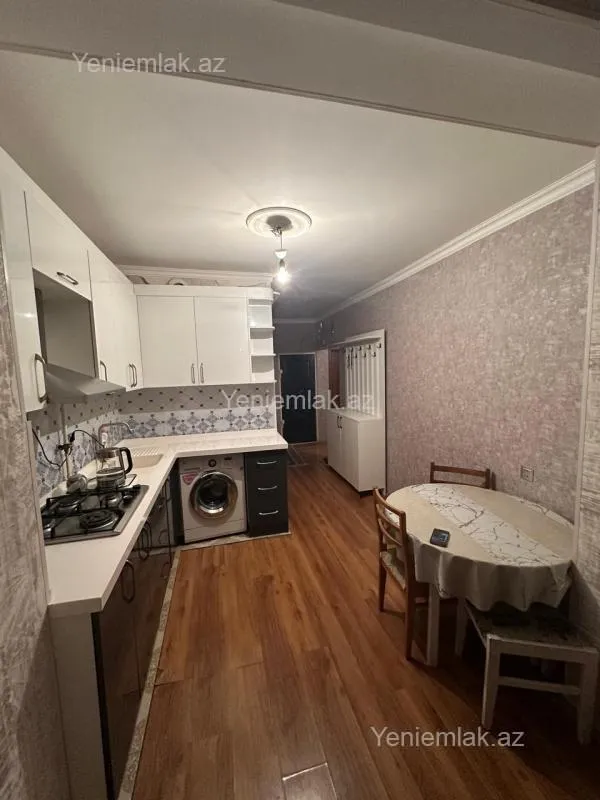 Satılır 2 otaqlı köhnə tikili 70 m²