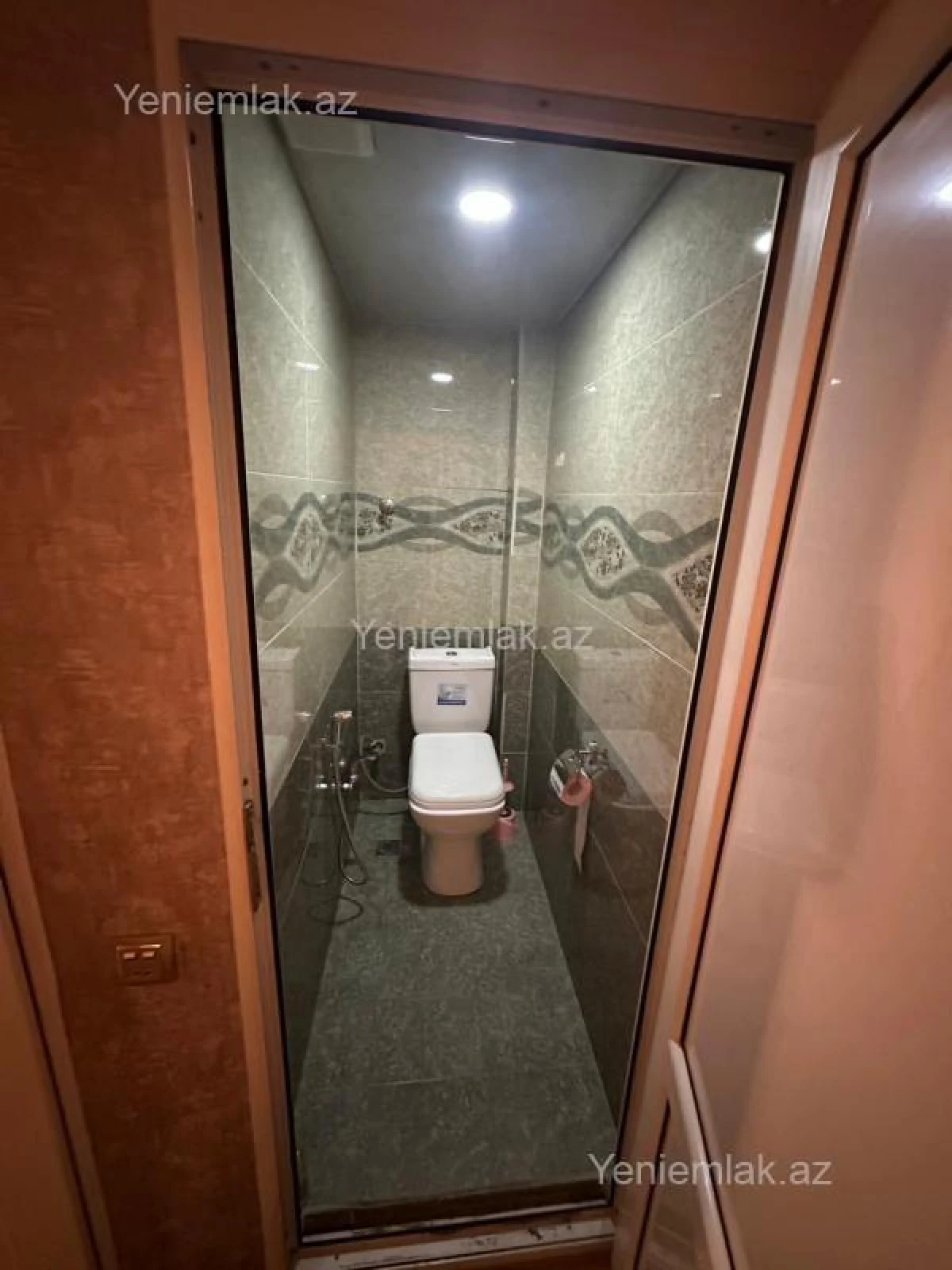 Satılır 2 otaqlı köhnə tikili 70 m²