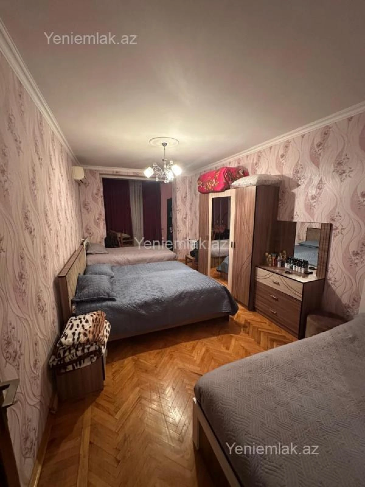 Satılır 2 otaqlı köhnə tikili 70 m²