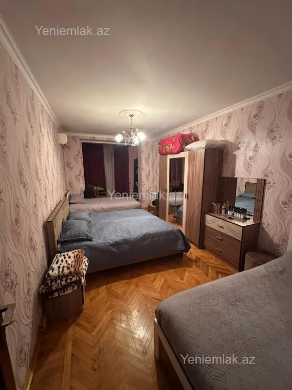 Satılır 2 otaqlı köhnə tikili 70 m²