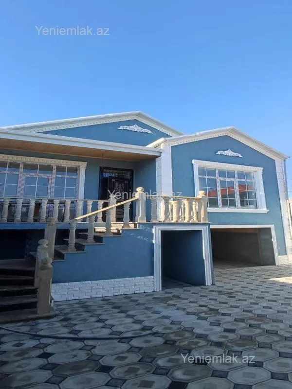 Satılır 6 otaqlı həyət evi 200 m²