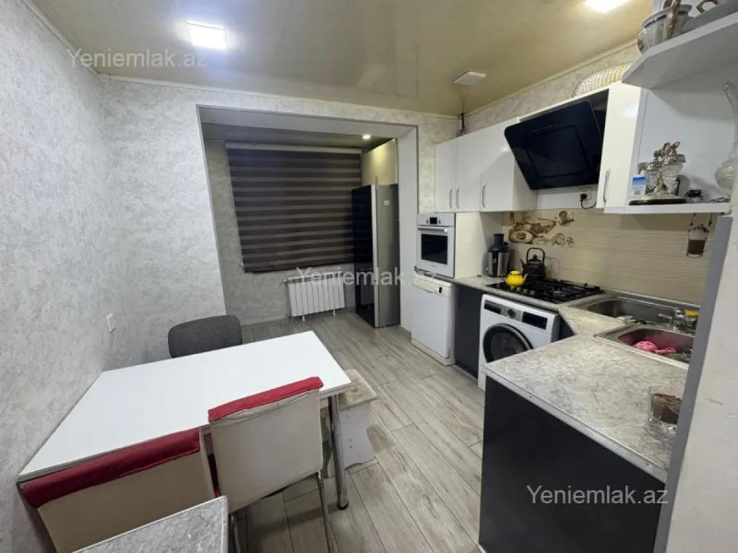 Satılır 3 otaqlı köhnə tikili 80 m²
