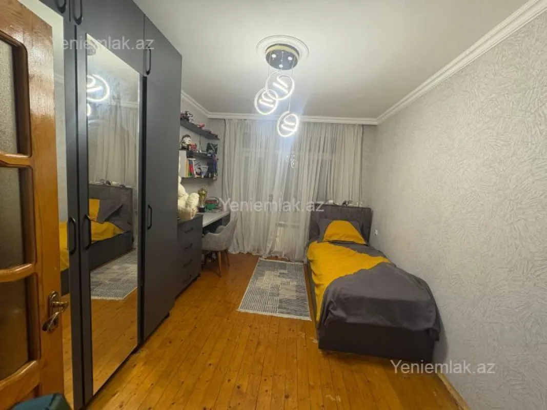 Satılır 3 otaqlı köhnə tikili 80 m²