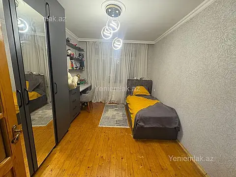 Satılır 3 otaqlı köhnə tikili 80 m²