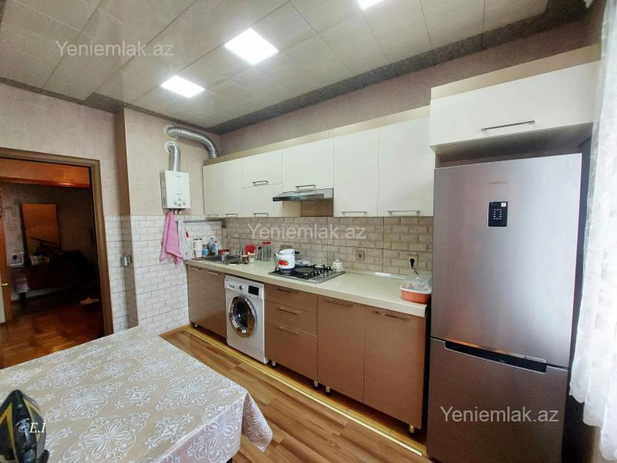 Satılır 3 otaqlı köhnə tikili 70 m²